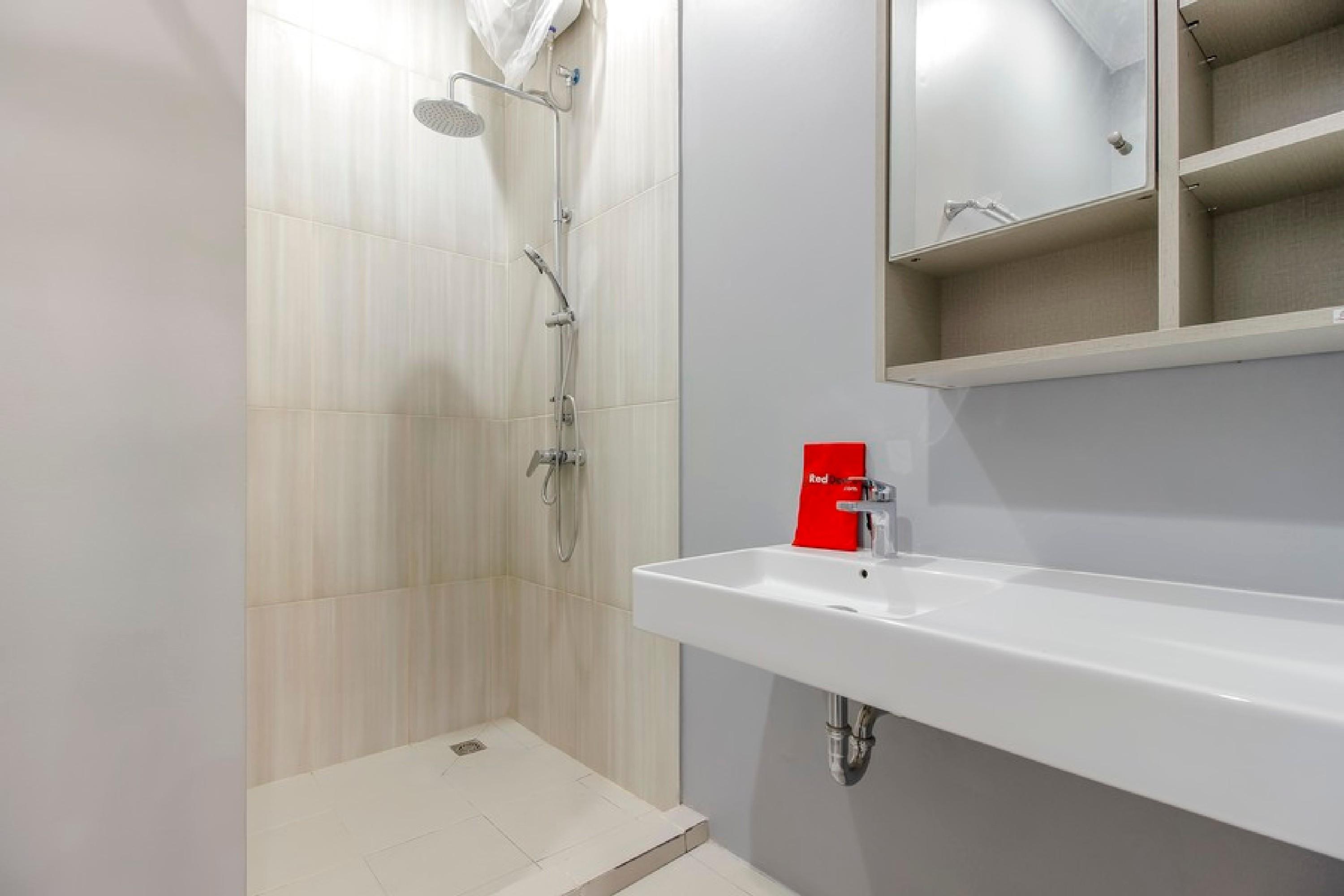 Reddoorz Plus @ Kwitang 2 Jacarta Exterior foto